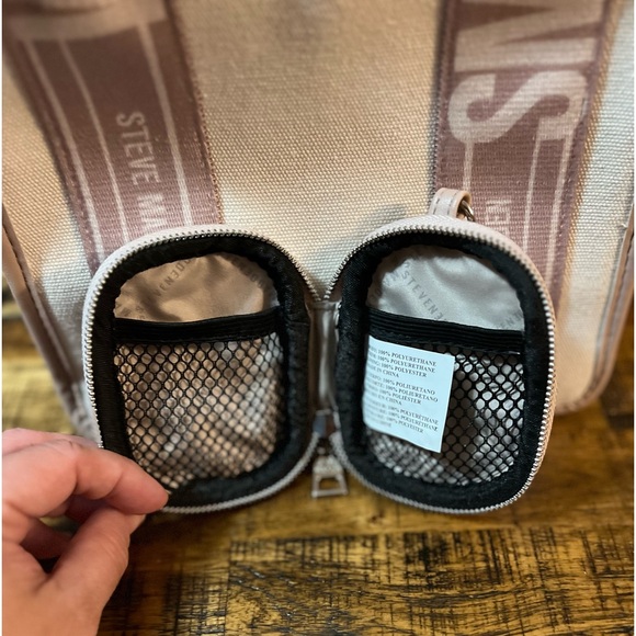 Steve Madden Tote bag with crossbody/shoulder strap. - Picture 12 of 14